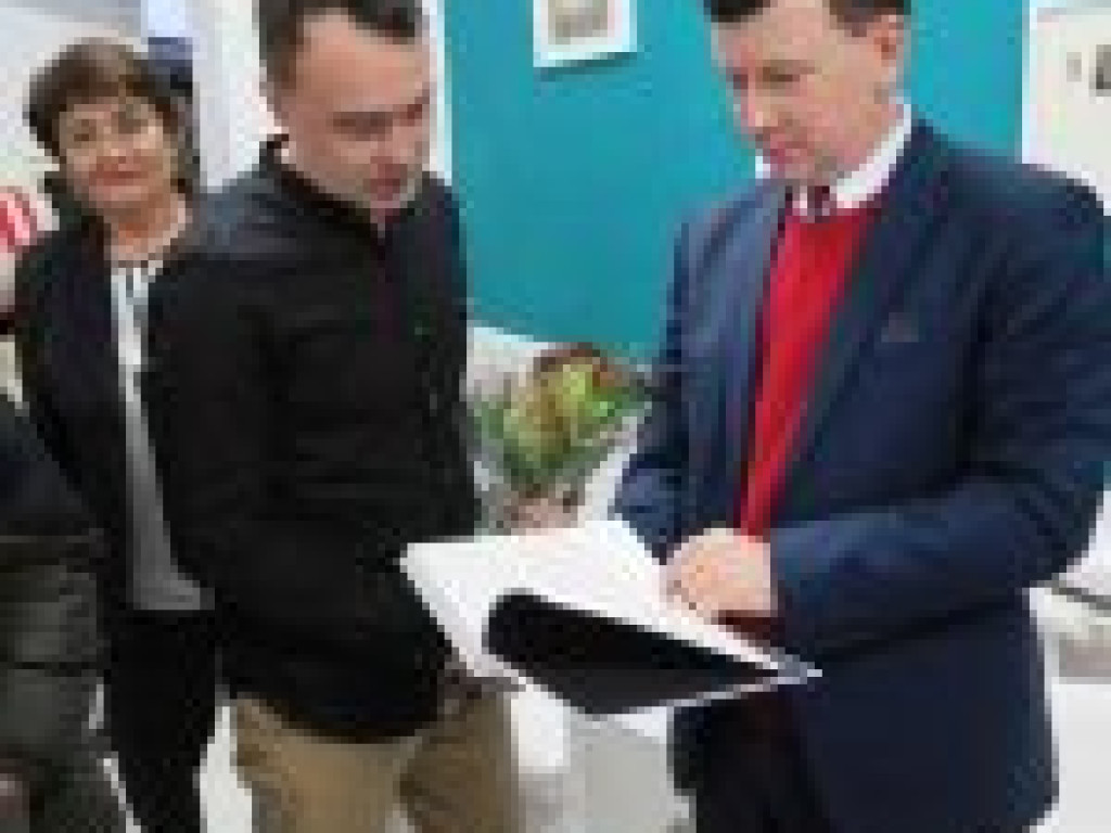 Fotograficzne wspomnienie Szmula Muszkiesa. Łzy na wielu twarzach... (zdjęcia)