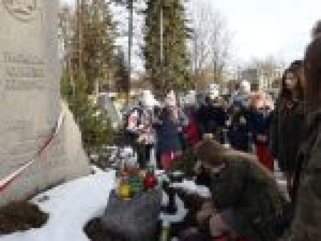 Betlejemskie Światło Pokoju już w Ostrowcu Świętokrzyskim (zdjęcia)