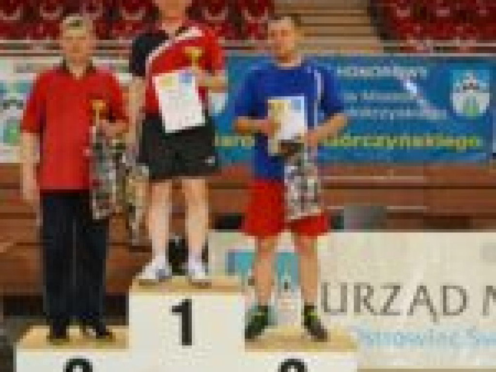 Noworoczny tenis stołowy (zdjęcia)
