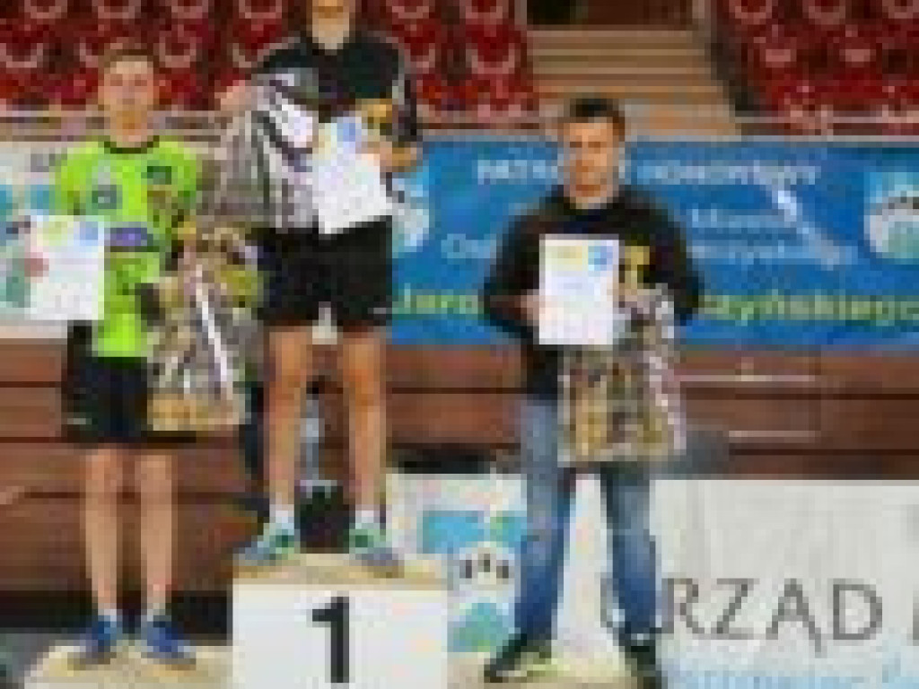 Noworoczny tenis stołowy (zdjęcia)