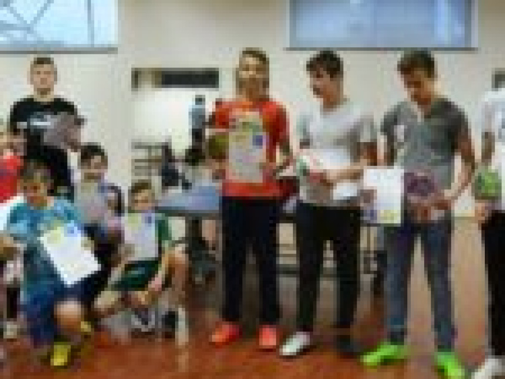 Noworoczny tenis stołowy (zdjęcia)