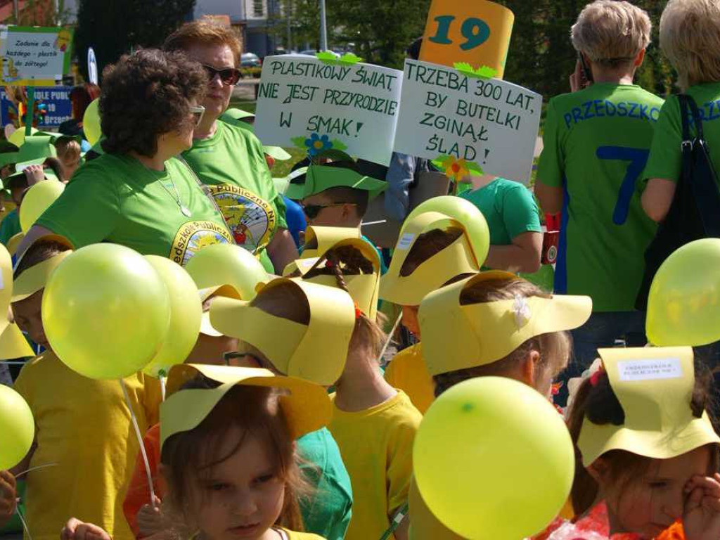 Dzień Ziemi. Happening ekologiczny ostrowieckich przedszkolaków