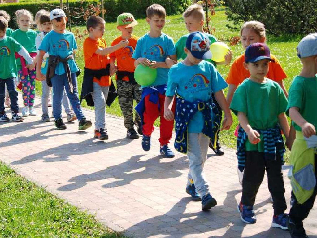 Dzień Ziemi. Happening ekologiczny ostrowieckich przedszkolaków