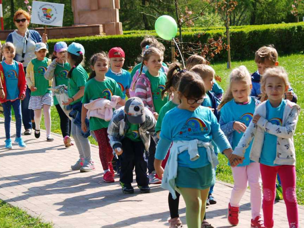 Dzień Ziemi. Happening ekologiczny ostrowieckich przedszkolaków