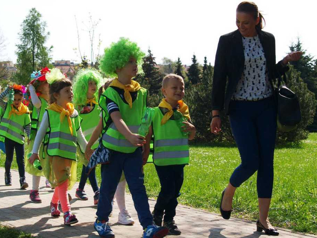 Dzień Ziemi. Happening ekologiczny ostrowieckich przedszkolaków