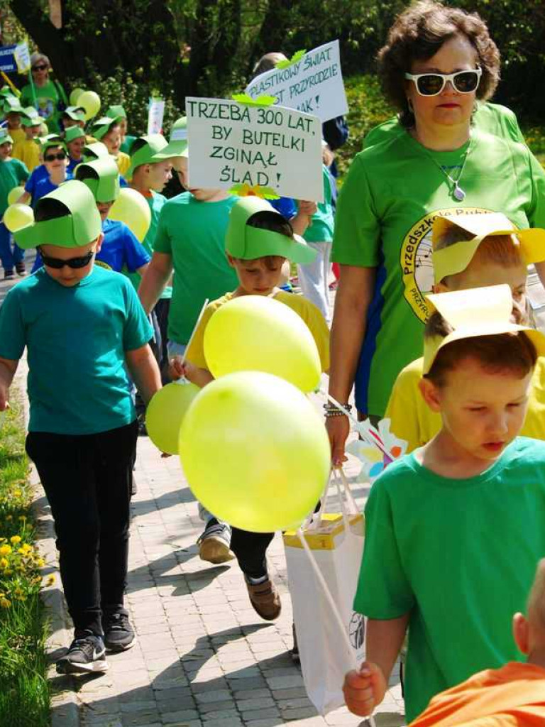 Dzień Ziemi. Happening ekologiczny ostrowieckich przedszkolaków