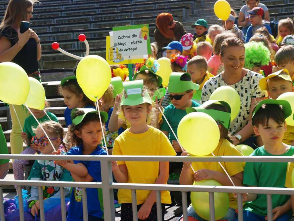 Dzień Ziemi. Happening ekologiczny ostrowieckich przedszkolaków