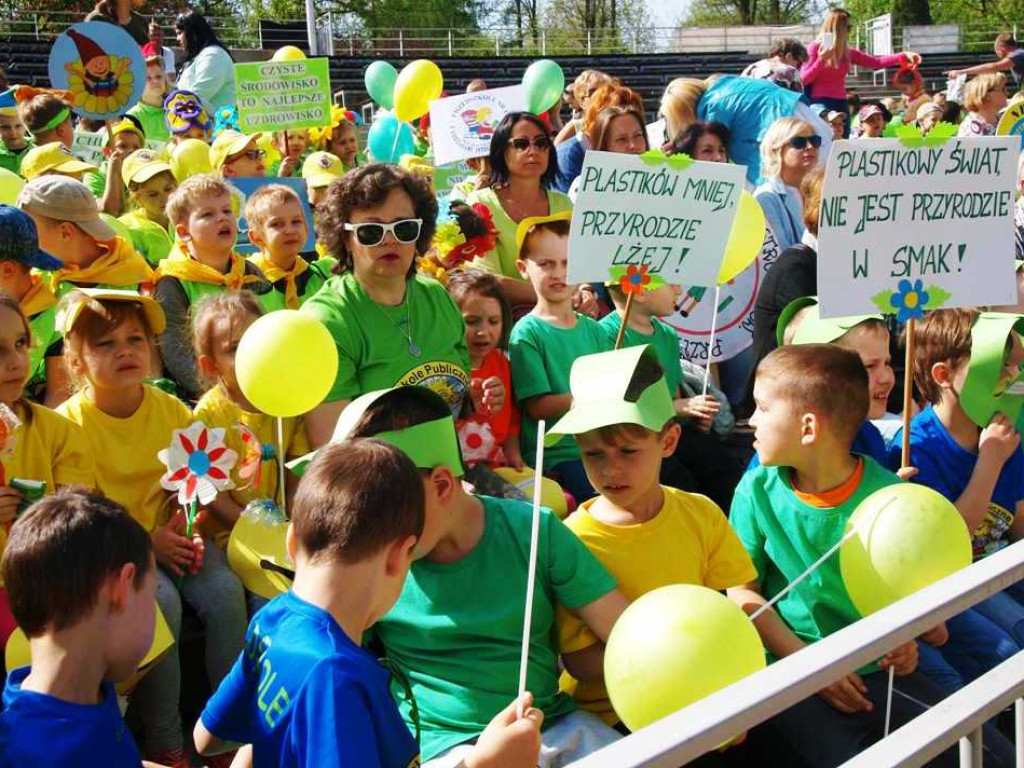 Dzień Ziemi. Happening ekologiczny ostrowieckich przedszkolaków