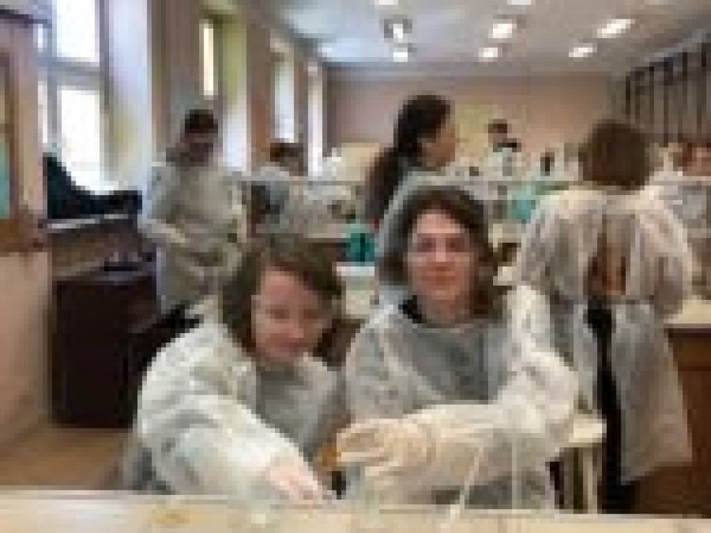 Uniwersyteckie lekcje  chemii dla ?Chreptowicza? (zdjęcia)