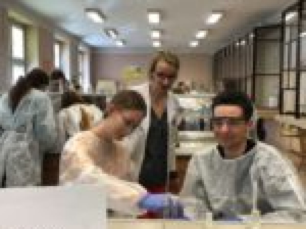 Uniwersyteckie lekcje  chemii dla ?Chreptowicza? (zdjęcia)