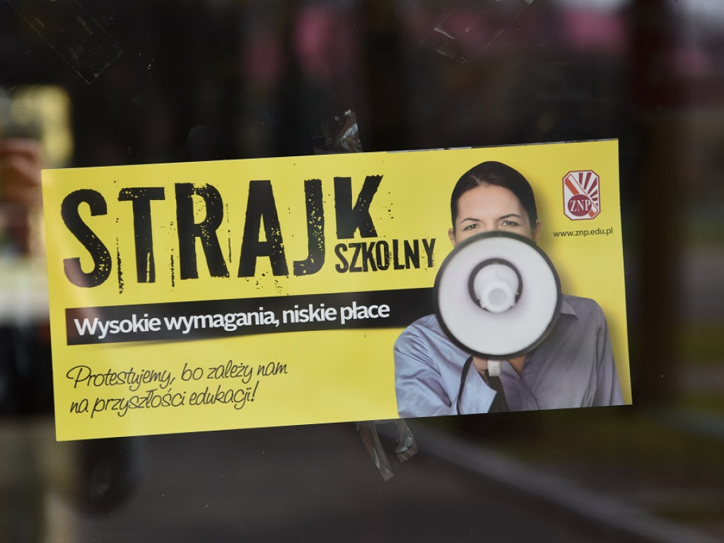 Strajk nauczycieli. Walczą także o godność i szacunek (zdjęcia)