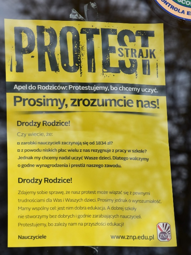 Strajk nauczycieli. Walczą także o godność i szacunek (zdjęcia)