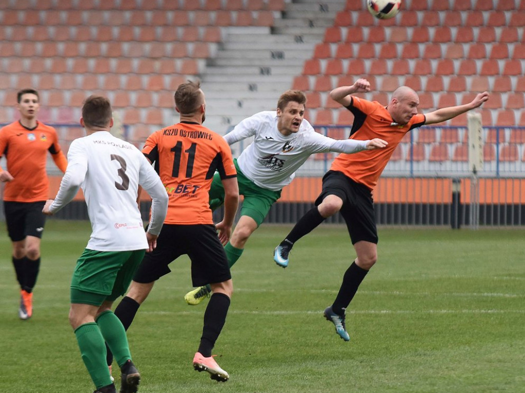 ?Wyszarpane? zwycięstwo piłkarzy KSZO. Od 0:2 do 3:2! Michał Grunt specjalistą od rzutów karnych
