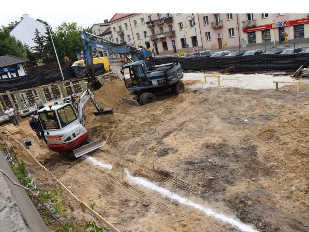 ?Panie, co tam powstaje naprzeciwko urzędu miasta??