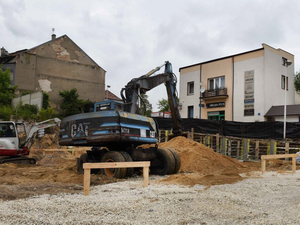?Panie, co tam powstaje naprzeciwko urzędu miasta??