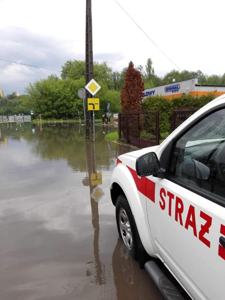 Po wczorajszej ulewie wystąpiły liczne podtopienia (zdjęcia)