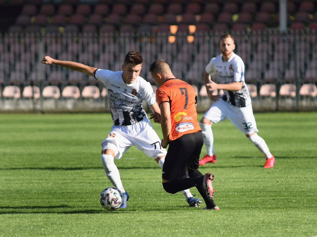 III liga piłkarska. Grupa IV. *KP KSZO 1929 Ostrowiec Świętokrzyski - Wólczanka Wólka Pełkińska 0:1