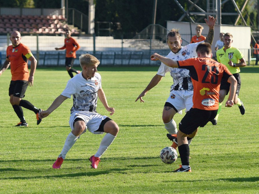 III liga piłkarska. Grupa IV. *KP KSZO 1929 Ostrowiec Świętokrzyski - Wólczanka Wólka Pełkińska 0:1