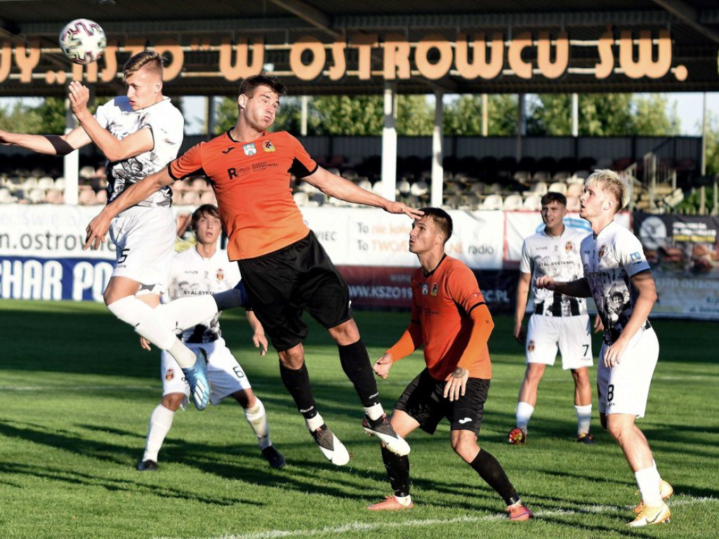 III liga piłkarska. Grupa IV. *KP KSZO 1929 Ostrowiec Świętokrzyski - Wólczanka Wólka Pełkińska 0:1