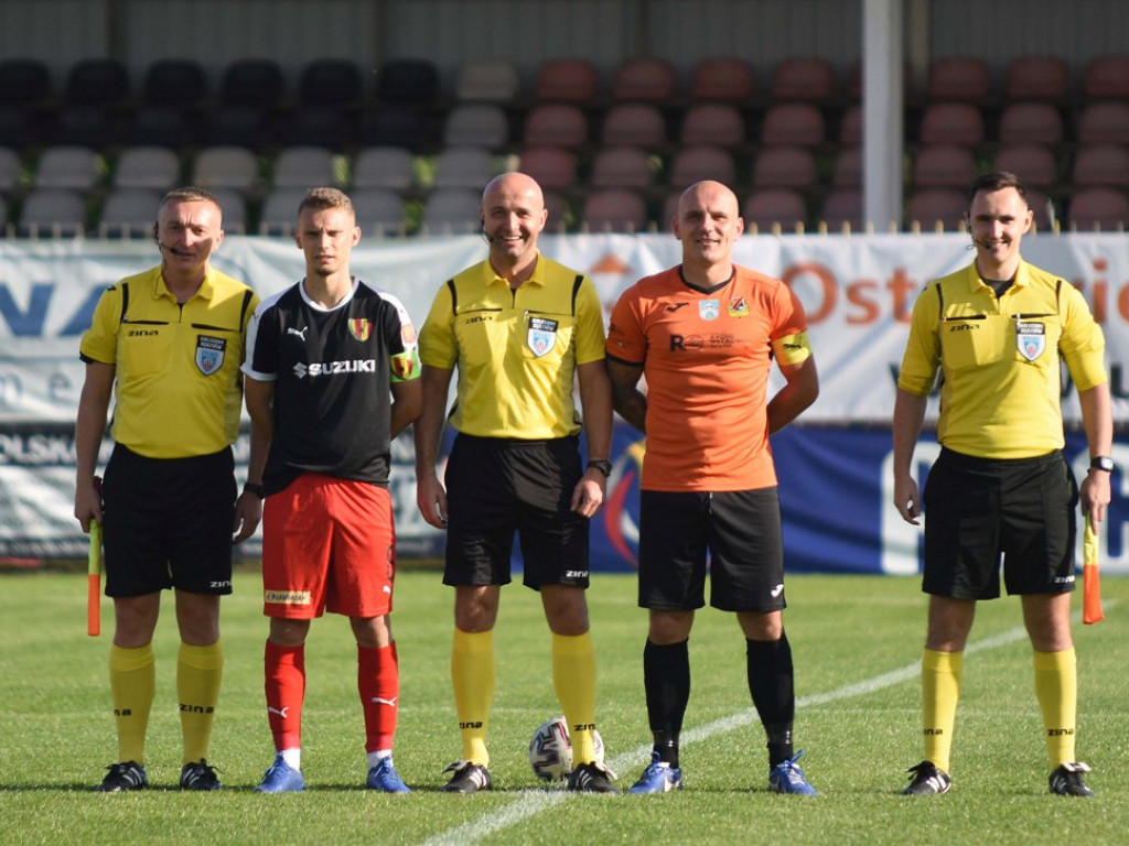 III liga piłkarska. Grupa IV. *KP KSZO 1929 Ostrowiec Świętokrzyski - Korona II Kielce 1:2