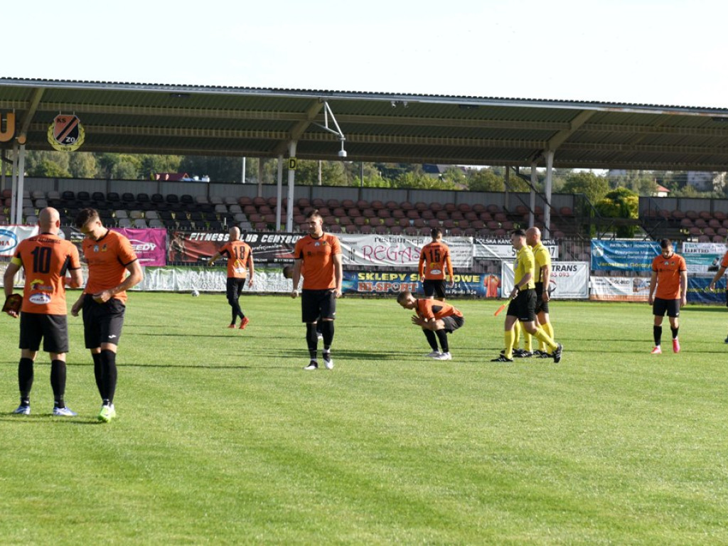 III liga piłkarska. Grupa IV. *KP KSZO 1929 Ostrowiec Świętokrzyski - Korona II Kielce 1:2