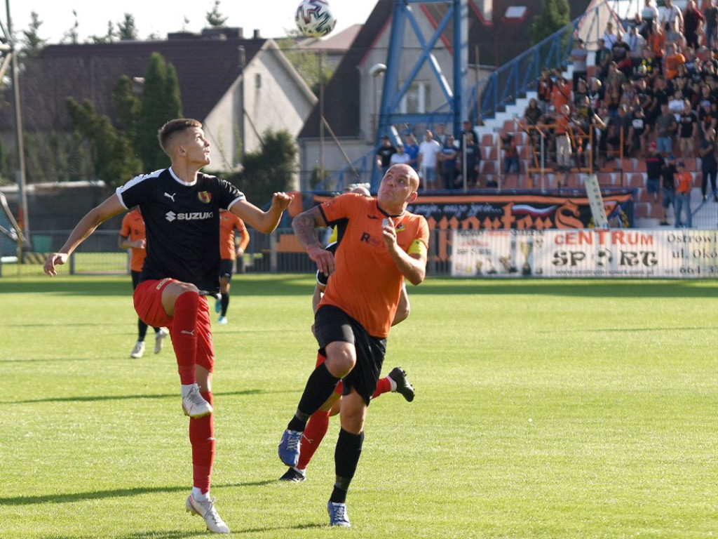 III liga piłkarska. Grupa IV. *KP KSZO 1929 Ostrowiec Świętokrzyski - Korona II Kielce 1:2