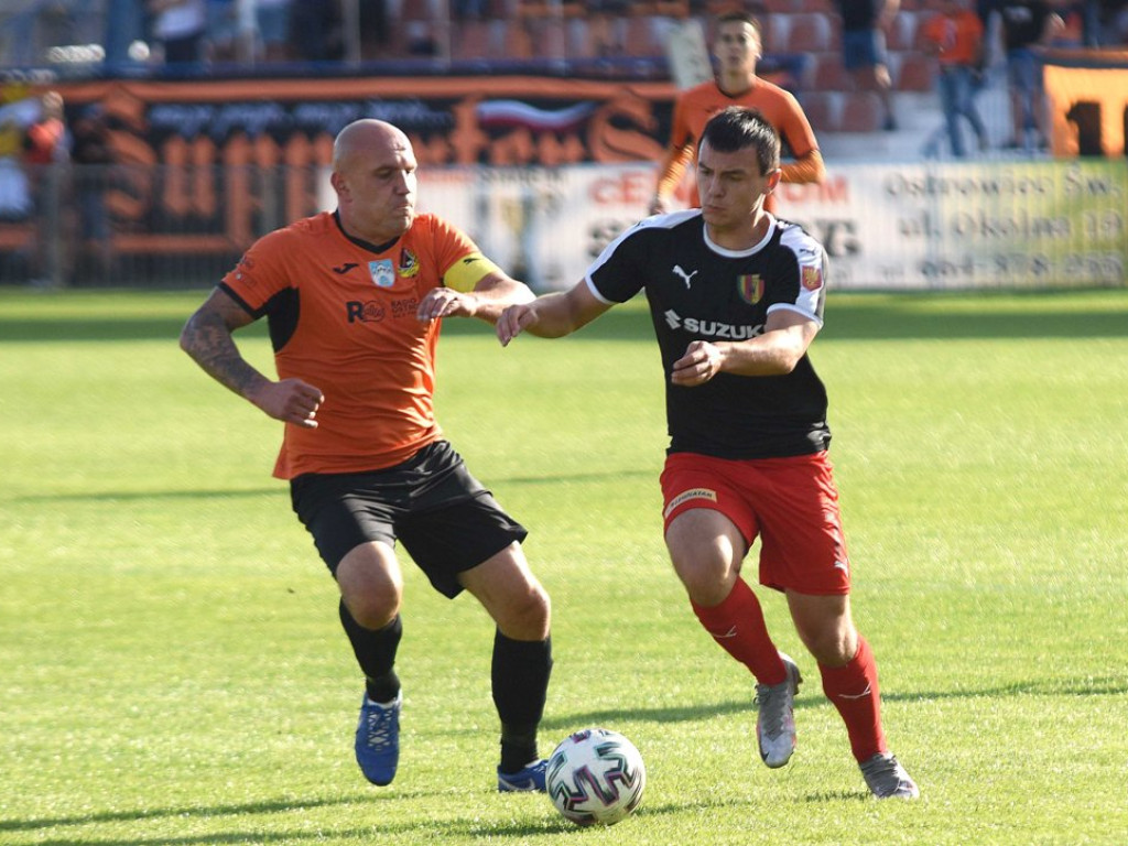 III liga piłkarska. Grupa IV. *KP KSZO 1929 Ostrowiec Świętokrzyski - Korona II Kielce 1:2