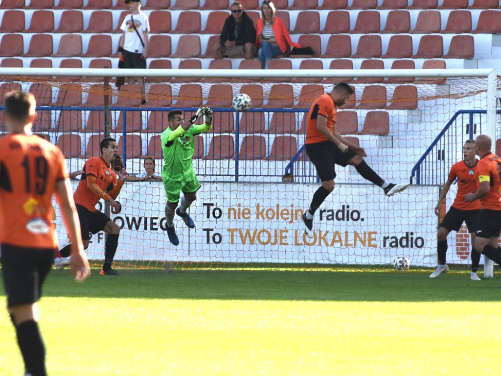 III liga piłkarska. Grupa IV. *KP KSZO 1929 Ostrowiec Świętokrzyski - Korona II Kielce 1:2