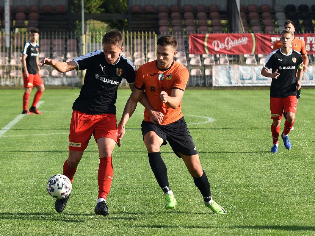 III liga piłkarska. Grupa IV. *KP KSZO 1929 Ostrowiec Świętokrzyski - Korona II Kielce 1:2