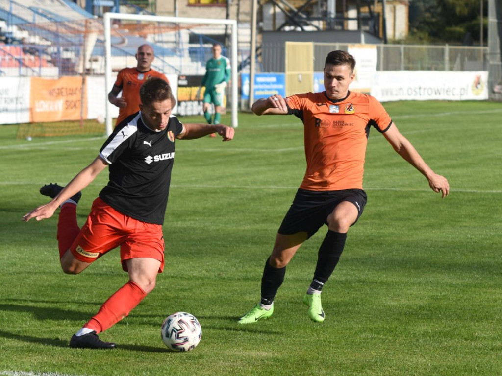 III liga piłkarska. Grupa IV. *KP KSZO 1929 Ostrowiec Świętokrzyski - Korona II Kielce 1:2
