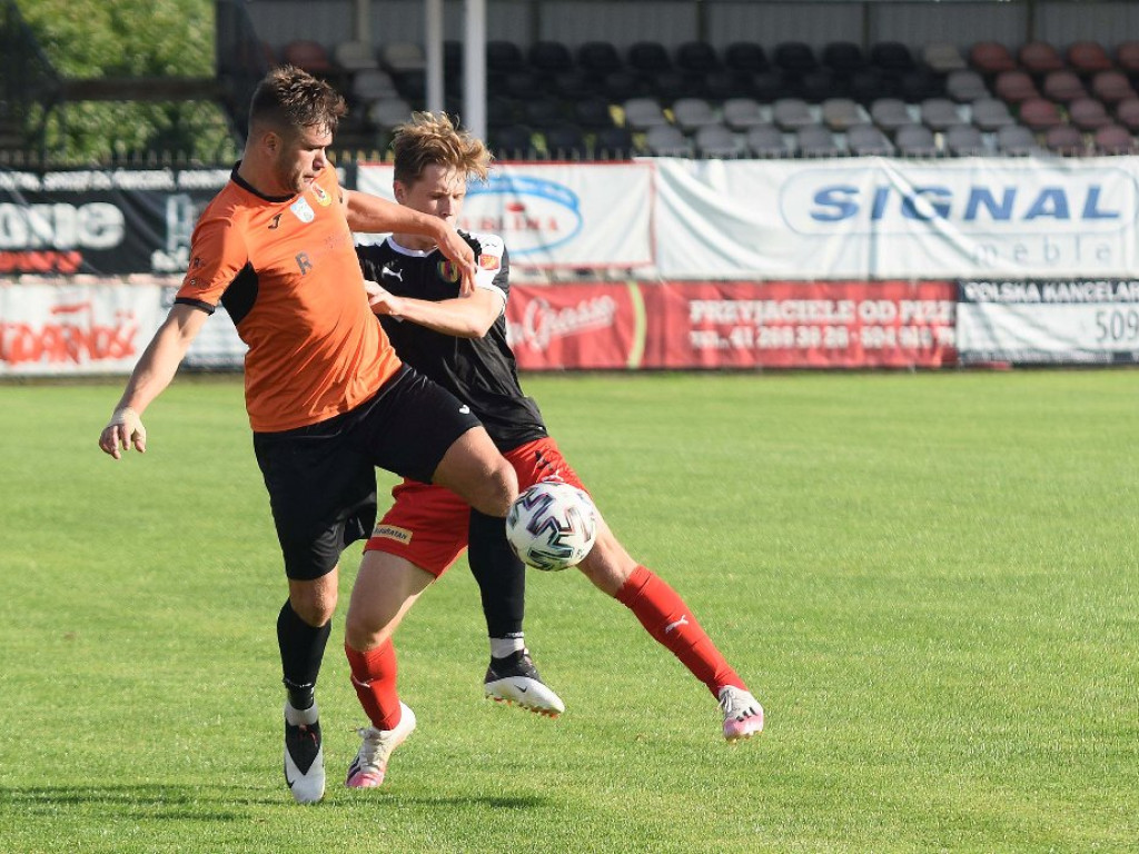 III liga piłkarska. Grupa IV. *KP KSZO 1929 Ostrowiec Świętokrzyski - Korona II Kielce 1:2