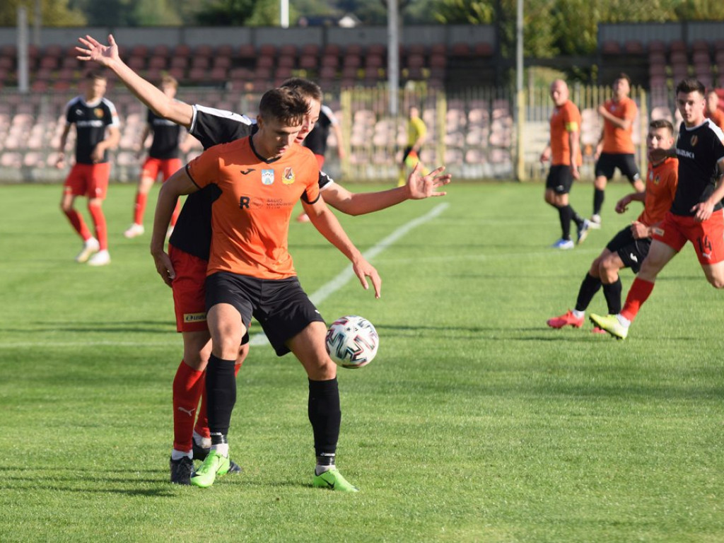 III liga piłkarska. Grupa IV. *KP KSZO 1929 Ostrowiec Świętokrzyski - Korona II Kielce 1:2