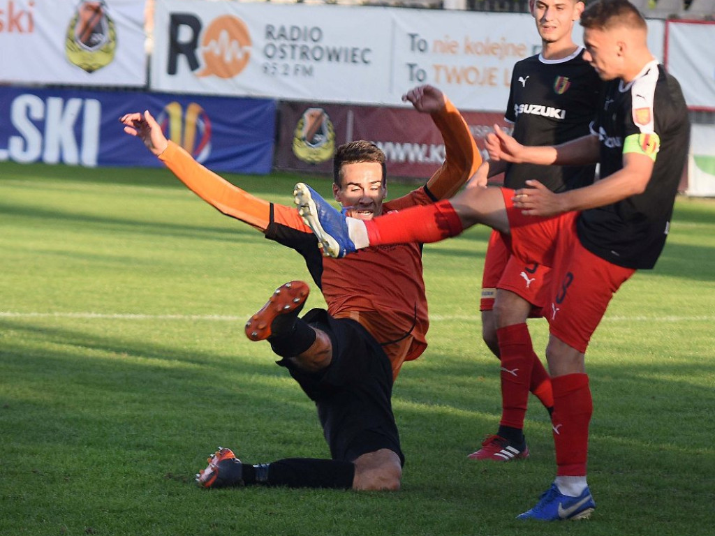 III liga piłkarska. Grupa IV. *KP KSZO 1929 Ostrowiec Świętokrzyski - Korona II Kielce 1:2