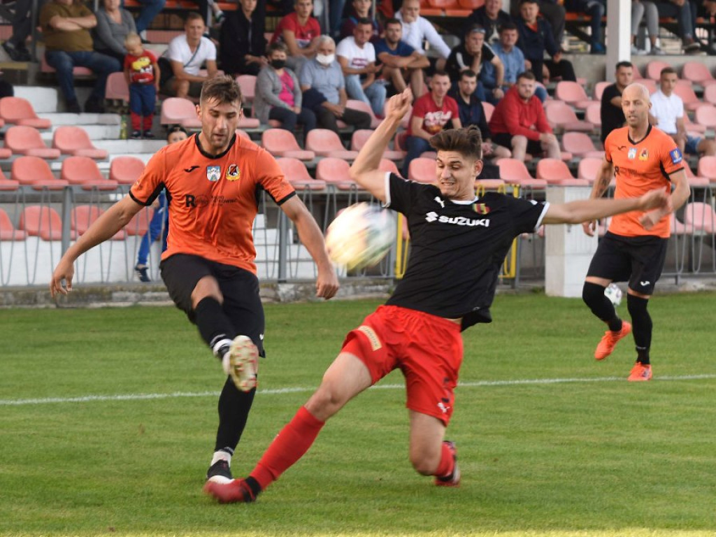III liga piłkarska. Grupa IV. *KP KSZO 1929 Ostrowiec Świętokrzyski - Korona II Kielce 1:2
