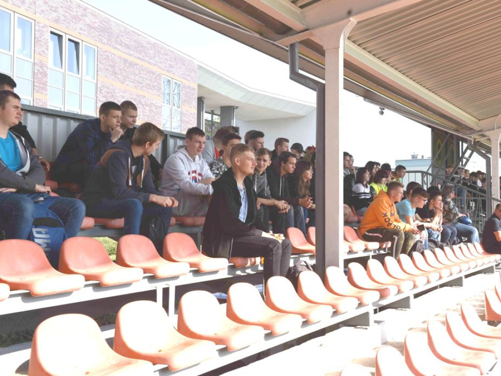 Drony nad stadionem KSZO. Pokazy naukowców z Politechniki Świętokrzyskiej (zdjęcia)