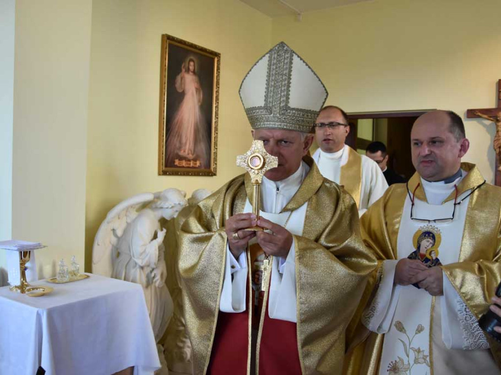 Relikwie św. Jana Pawła II w ostrowieckim hospicjum (zdjęcia)