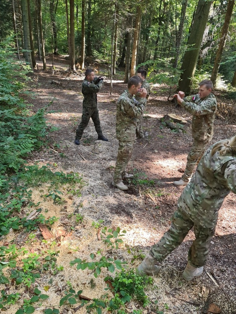 ,,Jodła 2020'. Uczniowie mundurówki z Opatowa szkolą się jak żołnierze (zdjęcia)