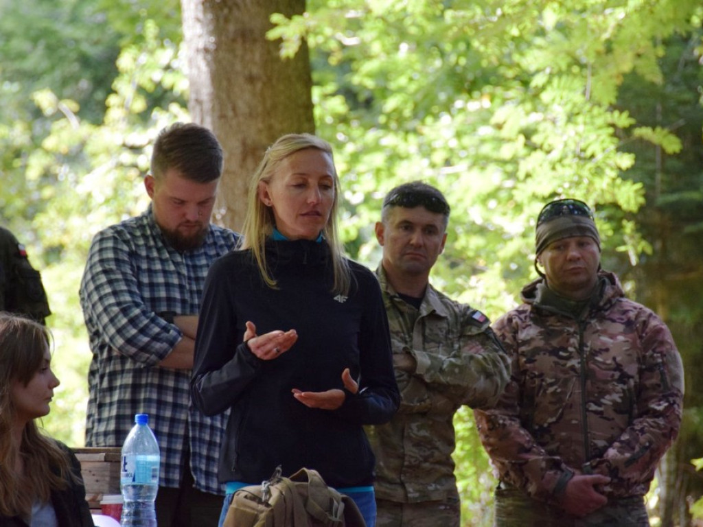 ,,Jodła 2020'. Uczniowie mundurówki z Opatowa szkolą się jak żołnierze (zdjęcia)
