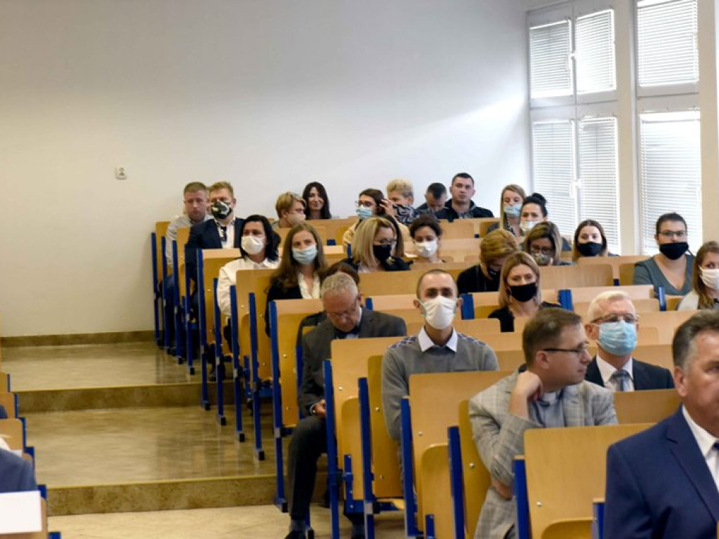 Studenci wrócili. Wyższa Szkoła Biznesu i Przedsiębiorczości blisko ćwierćwiecza działalności