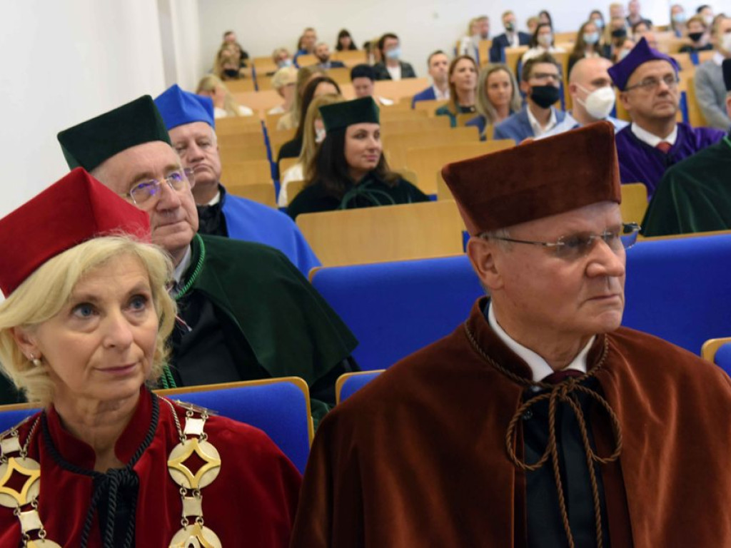 Studenci wrócili. Wyższa Szkoła Biznesu i Przedsiębiorczości blisko ćwierćwiecza działalności