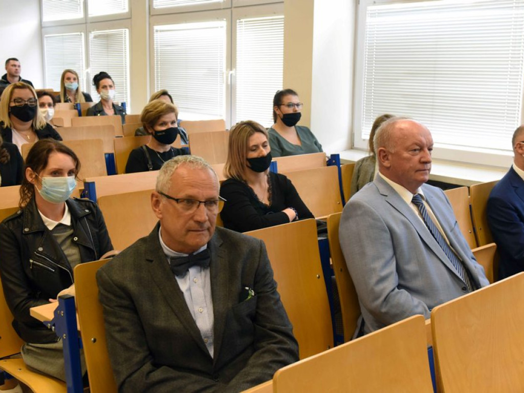 Studenci wrócili. Wyższa Szkoła Biznesu i Przedsiębiorczości blisko ćwierćwiecza działalności