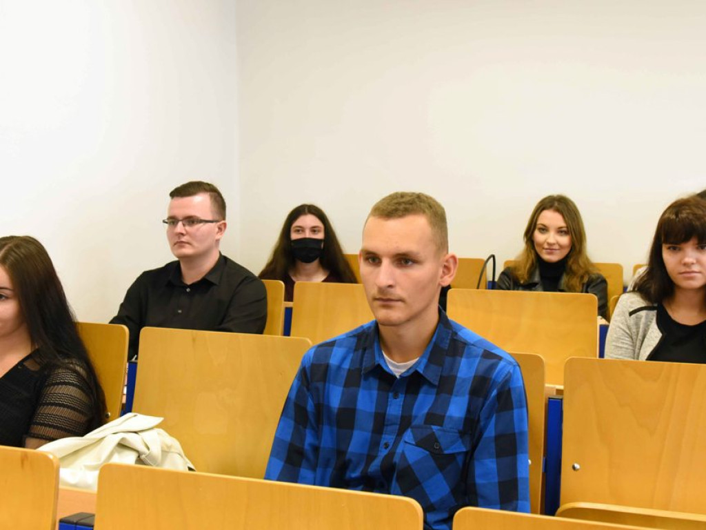 Studenci wrócili. Wyższa Szkoła Biznesu i Przedsiębiorczości blisko ćwierćwiecza działalności