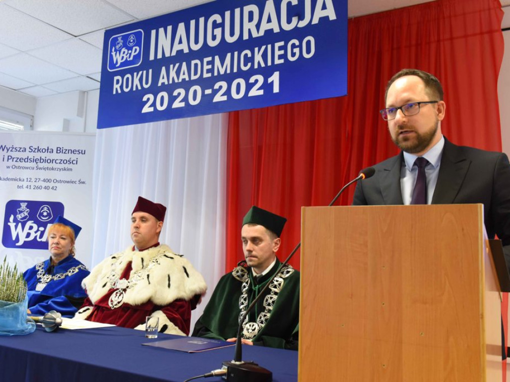 Studenci wrócili. Wyższa Szkoła Biznesu i Przedsiębiorczości blisko ćwierćwiecza działalności