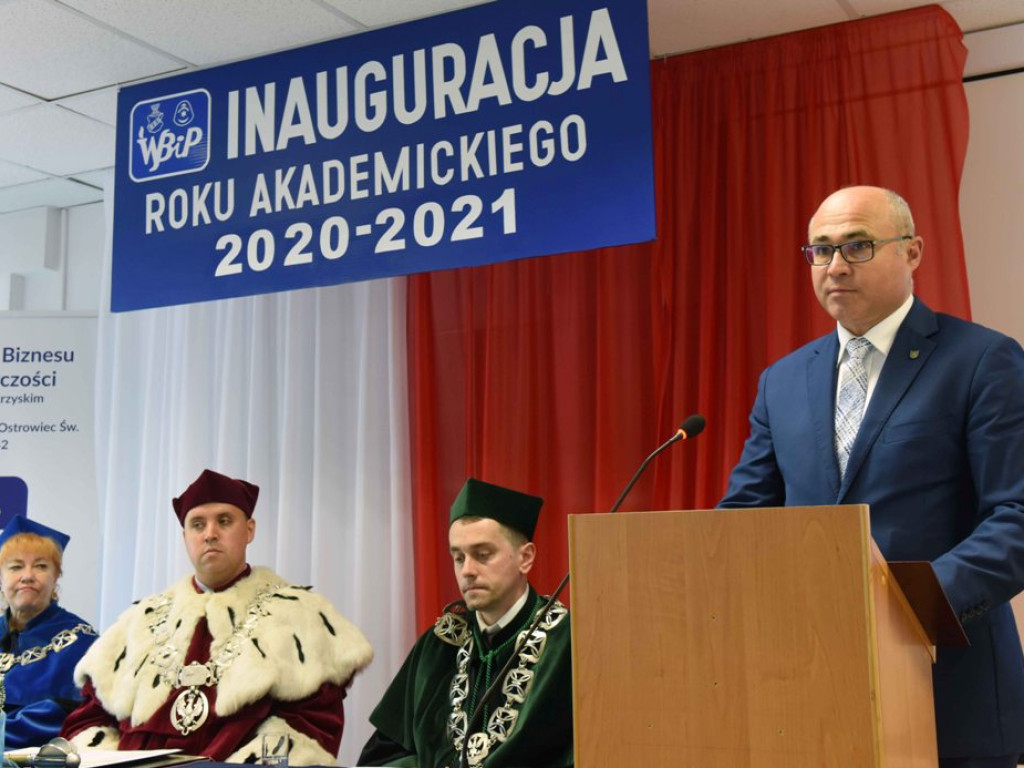 Studenci wrócili. Wyższa Szkoła Biznesu i Przedsiębiorczości blisko ćwierćwiecza działalności