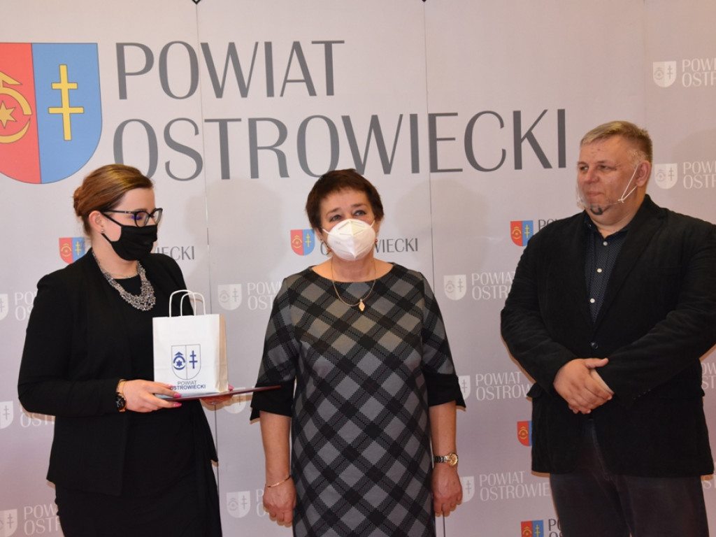Życzenia  i nagrody dla nauczycieli