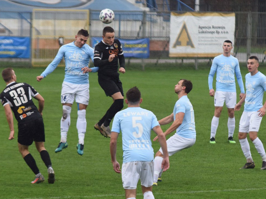 III liga piłkarska. Grupa IV. *KP KSZO 1929 Ostrowiec Świętokrzyski - Lewart Lubartów 2:0