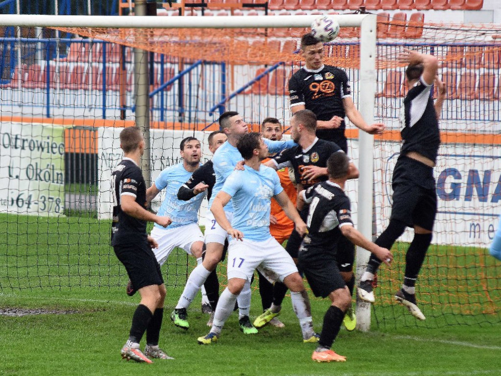 III liga piłkarska. Grupa IV. *KP KSZO 1929 Ostrowiec Świętokrzyski - Lewart Lubartów 2:0