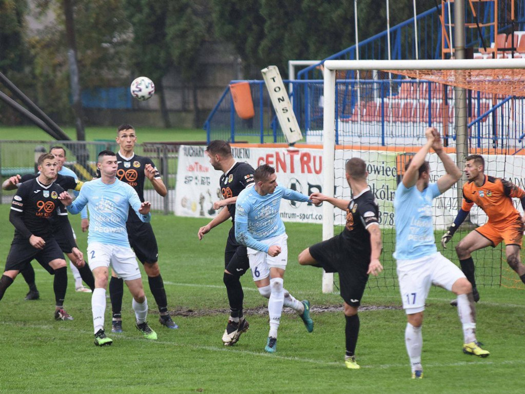 III liga piłkarska. Grupa IV. *KP KSZO 1929 Ostrowiec Świętokrzyski - Lewart Lubartów 2:0