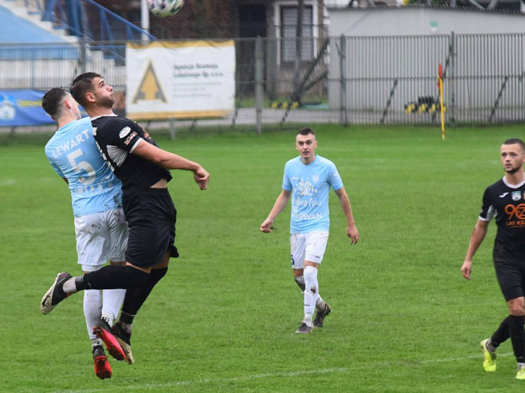 III liga piłkarska. Grupa IV. *KP KSZO 1929 Ostrowiec Świętokrzyski - Lewart Lubartów 2:0