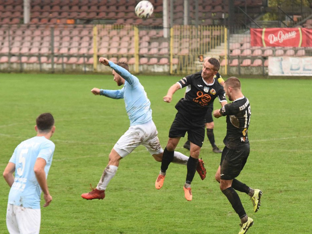 III liga piłkarska. Grupa IV. *KP KSZO 1929 Ostrowiec Świętokrzyski - Lewart Lubartów 2:0